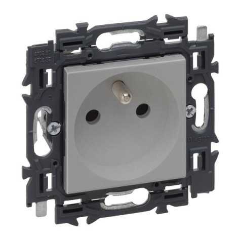 Valena Next prise 2P+T 16A appareil complet alu à griffes Valena Next prise 2P+T 16A appareil complet alu à griffes