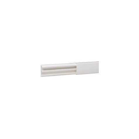 Moulure DLP sect. 32 x 12,5 mm blanc - 2,1 m - avec cloison Moulure DLP sect. 32 x 12,5 mm blanc - 2,1 m - avec cloison