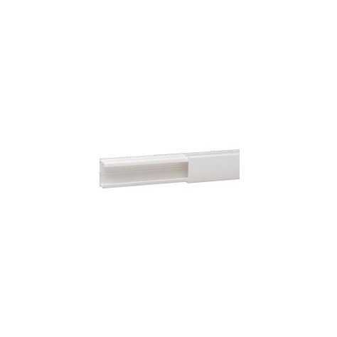 Moulure DLP section 32 x 16 mm blanc RAL 9010 - long. 2,1 m Moulure DLP section 32 x 16 mm blanc RAL 9010 - long. 2,1 m