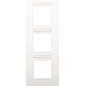 Plaque de recouvrement triple, entraxe de 71 mm et un porte-étiquette transparent, couleur Niko Intense white
