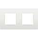 Plaque de recouvrement double avec un entraxe de 71 mm, couleur Niko Intense white